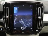 Volvo XC40 2,0 D4 AWD MOMENTUM CZ - náhled 24