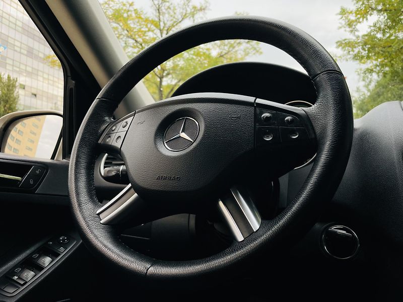 Mercedes-Benz Třídy M 320CDI 165KW 4MATIC TAŽNÉ 3500 - fotka 34 z 42