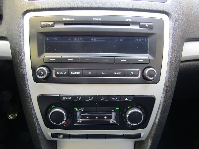 Škoda Octavia (2009) 1.9 TDI 77kW BXE BEZ DPF - fotka 32 z 36