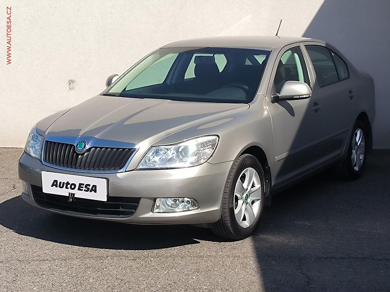 Škoda Octavia (2012) 2.0 TDi, ČR, AC - fotka 3 z 15