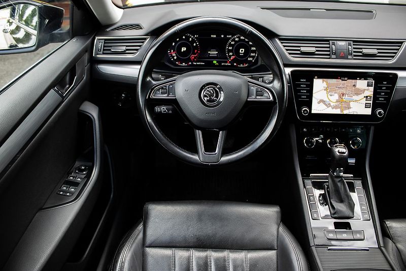 Škoda Superb - fotka 18 z 27