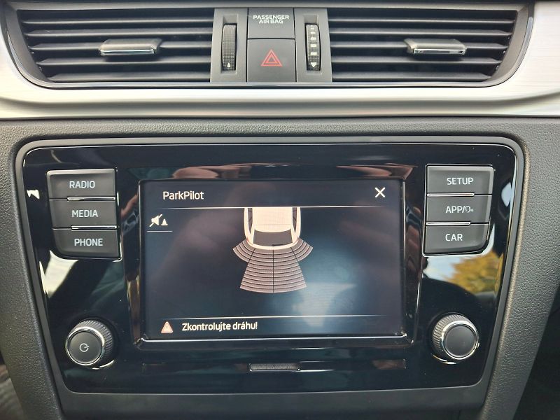 Škoda Rapid (2018) Spaceback Ambition Plus 1,0TSi - fotka 20 z 27