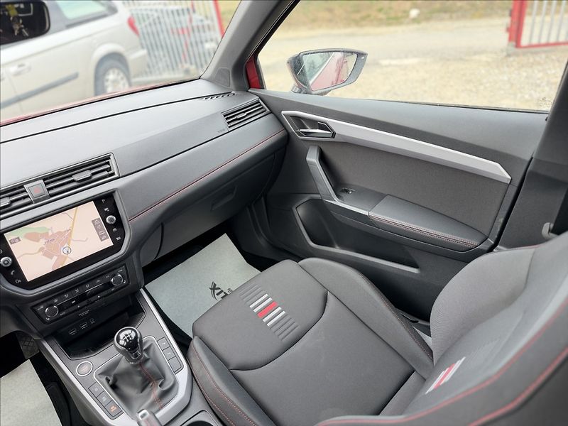 Seat Arona 1,5 FR TSI 110kW NAVI VIRTUAL - fotka 23 z 30