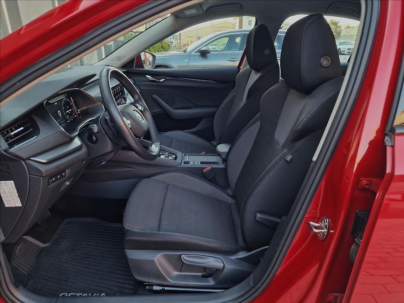 Škoda Octavia 2.0 TDI DSG,původ ČR,1.Maj - fotka 19 z 50
