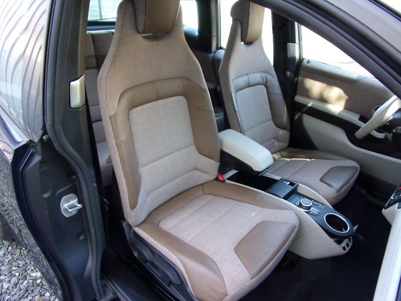 BMW i3 (2020) 120Ah 42kWhBEV  NÁJEZD 42000KM - fotka 21 z 23