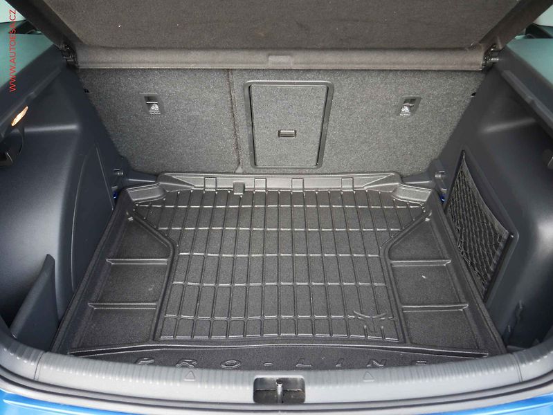 Škoda Rapid (2018) 1.0 TSi, Clever, xenon - fotka 8 z 19