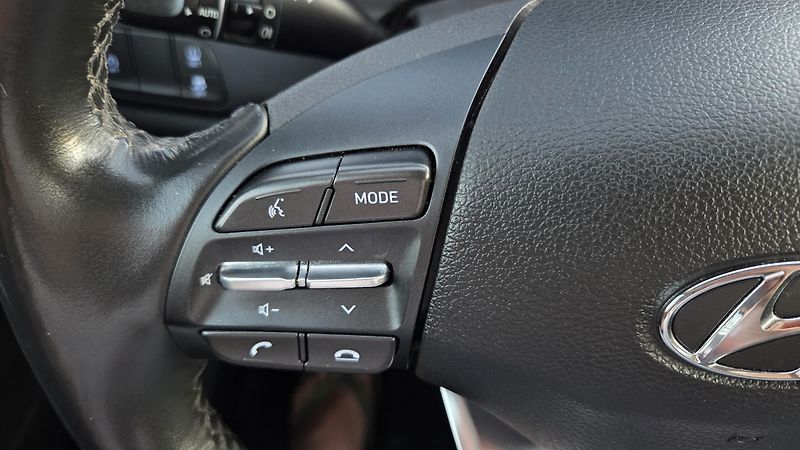 Hyundai i30 1.0 TGDI 120 Comfort, CZ, DPH - fotka 23 z 27