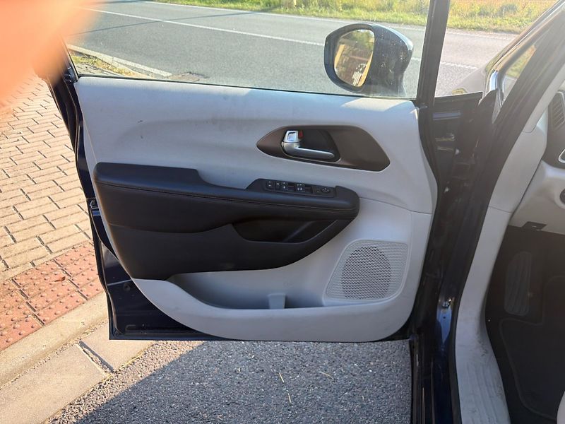 Chrysler Pacifica (2018) 3,6 Limited LPG Radar 360 2018 - fotka 15 z 20