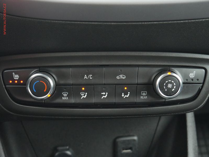 Opel Crossland (2023) 1.2 PT, 1.maj,ČR, LED - fotka 15 z 20