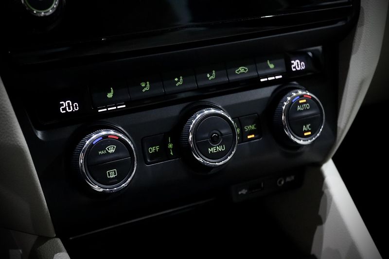 Škoda Octavia 3 1.4 TSI 110 kW - fotka 25 z 28