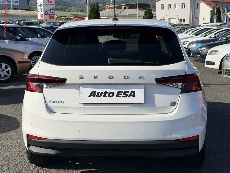 Škoda Fabia (2022) 1.0TSi, 1.maj,ČR, Style, LED - fotka 5 z 17
