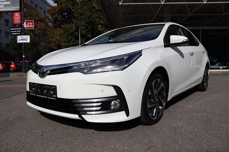Toyota Corolla (2018) Toyota Corolla Sedan 1.6 - fotka 23 z 60