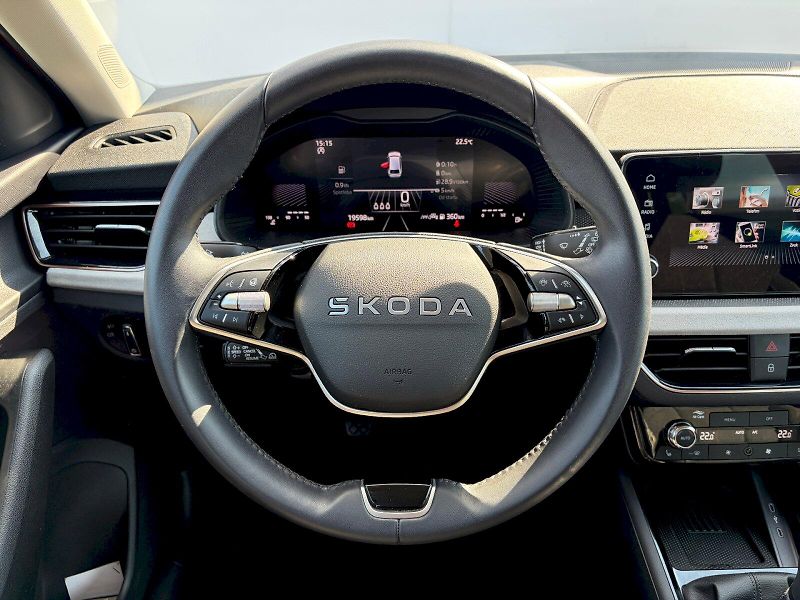 Škoda Scala (2025) 1.0 TSI / 85 kW / TOP SELECTIO - fotka 17 z 33