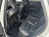 Volvo XC60 T8 AWD ULTIMATE // REZERVACE - náhled 26