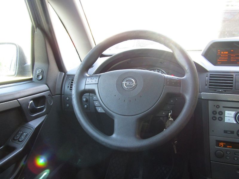 Opel Meriva (2009) 1.7 CDTi 74kW - fotka 16 z 35
