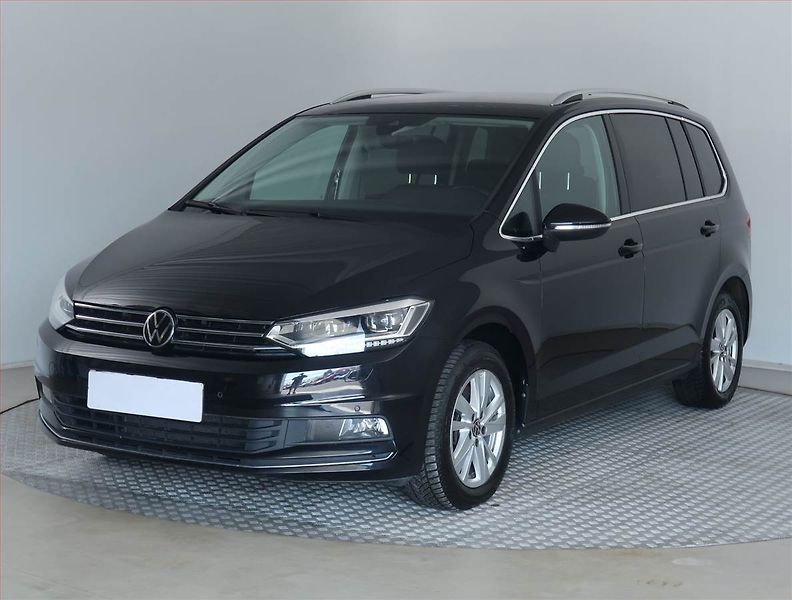 Volkswagen Touran (2022) 1.5 TSI - fotka 2 z 21