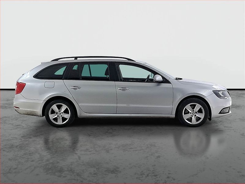Škoda Superb (2013) 2.0 TDI, Xenony, Tempomat - fotka 6 z 20