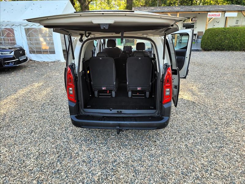 Citroën Berlingo 1,5 HDI,XL,7míst,navi,tažné - fotka 39 z 49