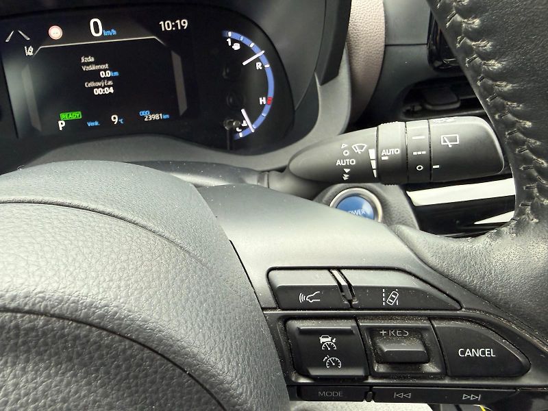 Toyota Yaris Cross 1.5 HSD e-CVT Executive FWD - fotka 18 z 27