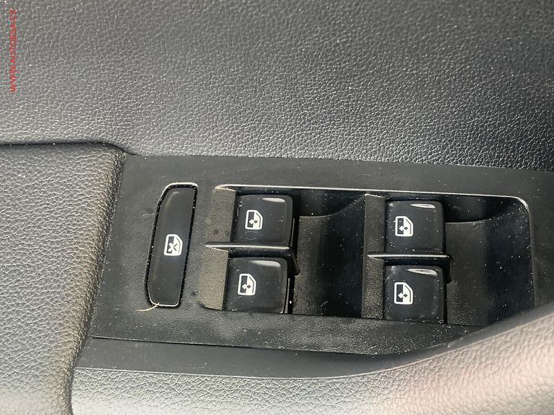 Škoda Octavia (2018) 1.4 TSi, 2.maj,ČR, Ambition - fotka 19 z 20