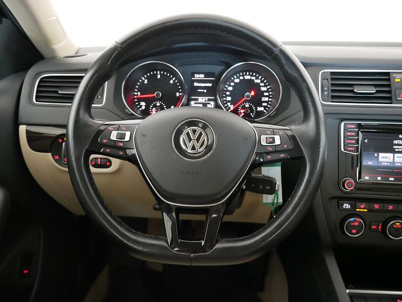 Volkswagen Jetta - fotka 17 z 25