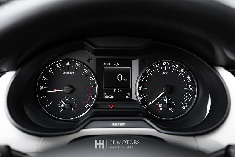 Škoda Octavia (2014) 1.6 TDI Elegance/Style - fotka 27 z 35