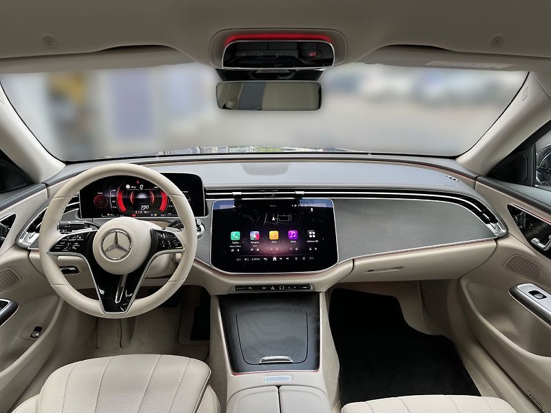 Mercedes-Benz Třídy E 220d 4MATIC Avantgarde - fotka 14 z 20