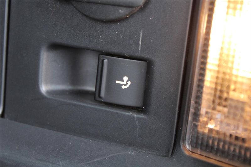 Volkswagen Sharan 2,0 TDI  NAVIGACE,TAŽNÉ - fotka 28 z 33