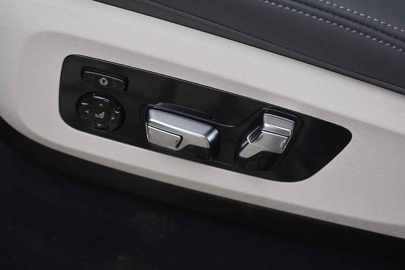 Velké SUV je překvapivě schopné i na zatáčkovitých silnicích