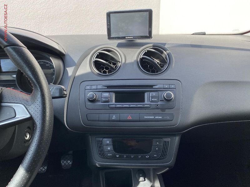 Seat Ibiza (2015) 1.6 TDi, FR, +kola - fotka 12 z 15