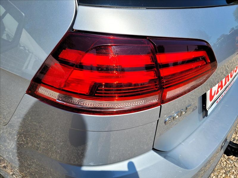 Volkswagen Golf 1,0 TSI,navi,digiklima,acc,alu - fotka 45 z 50