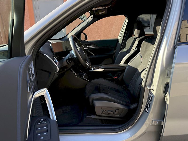 BMW X1 xDrive23d M-Sport LED Garance - fotka 14 z 46