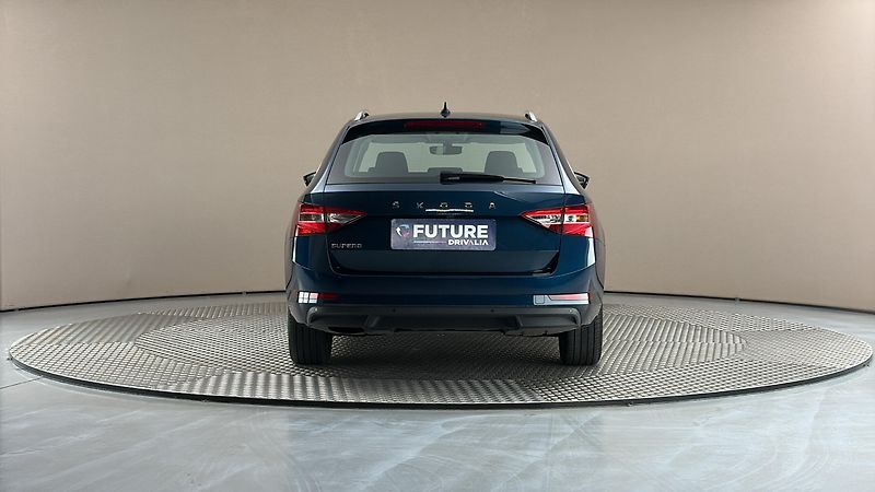 Škoda Superb 2.0 TDI DSG Style Combi - fotka 5 z 26