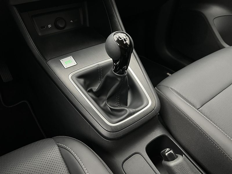 MG ZS 1.5 ICE ELEGANCE CZ 1.maj. - fotka 25 z 38