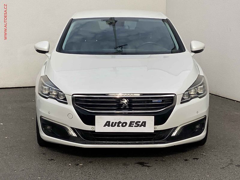 Peugeot 508 (2014) 2.0 HDi, Allure, AT, LED, TZ - fotka 2 z 18