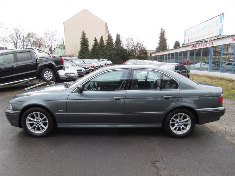 BMW Řada 5 2,5 525i Steptronic Exklusiv - fotka 7 z 28