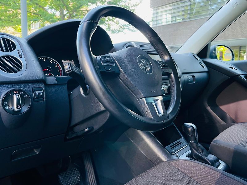 Volkswagen Tiguan 2.0TSI 4x4 AUTOMA KAMERA TAŽNÉ - fotka 26 z 44