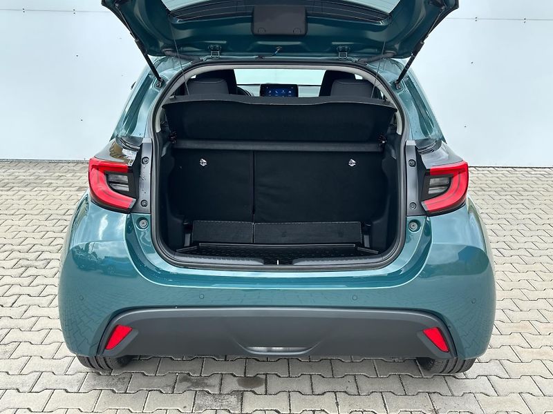 Toyota Yaris 1.5 HSD e-CVT Style - fotka 10 z 27