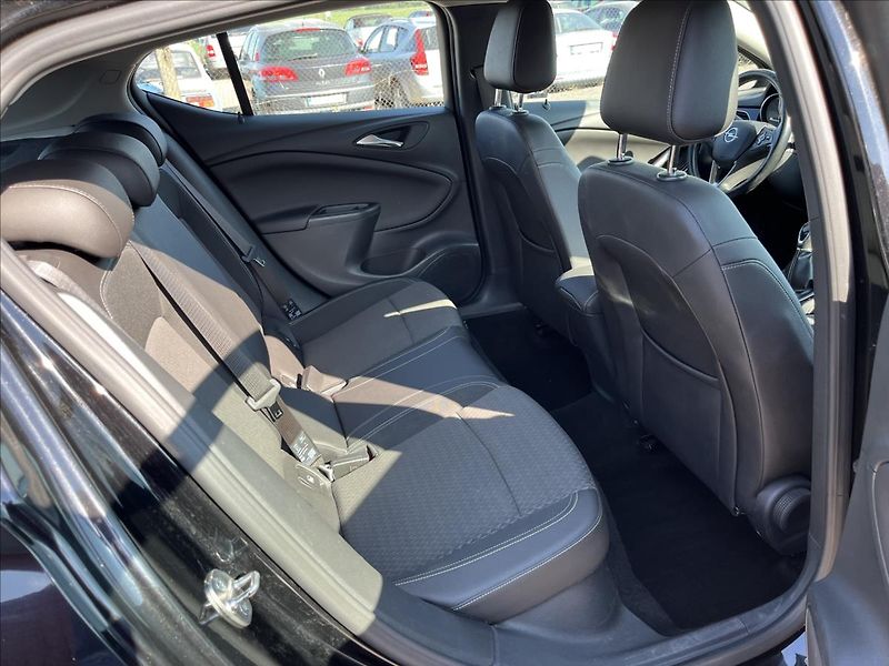 Opel Astra 1,6 CDTi + KLIMA NAVI SERVIS - fotka 12 z 42