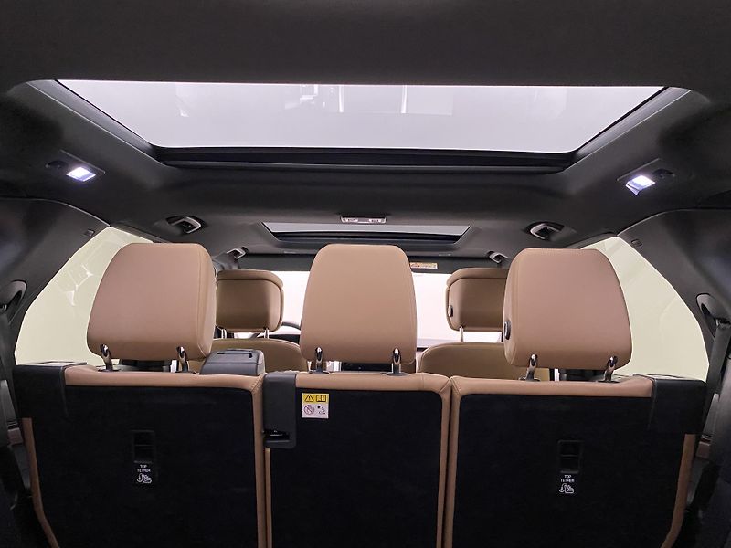 Land Rover Discovery D350 DYNAMIC HSE AWD AUT CZ - fotka 29 z 58