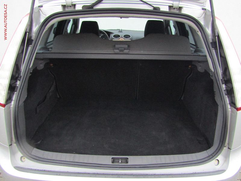 Ford Focus (2010) 1.6TDCi, 2.maj, Klima - fotka 7 z 15