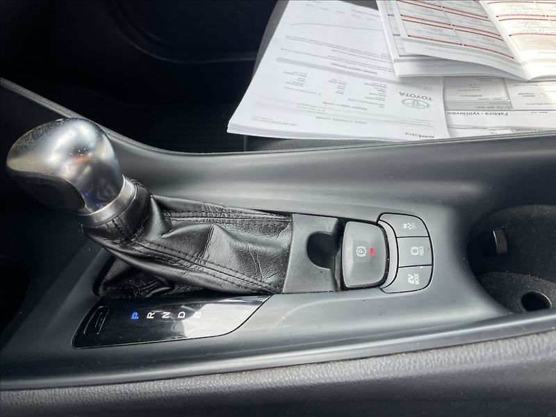 Toyota C-HR 1,8 i 72kw Hybrid e-CVT CZauto - fotka 20 z 32