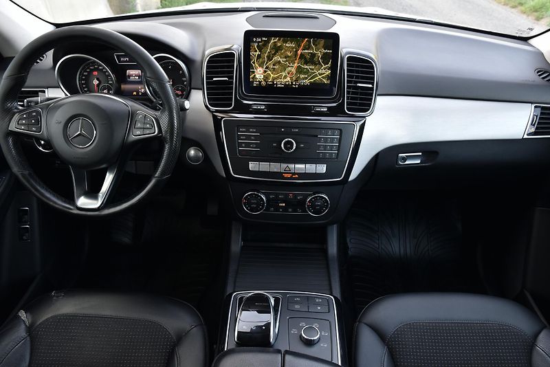 Mercedes-Benz GLE 350 d 4MATIC FACE,NAVI,LED,ČR - fotka 40 z 51