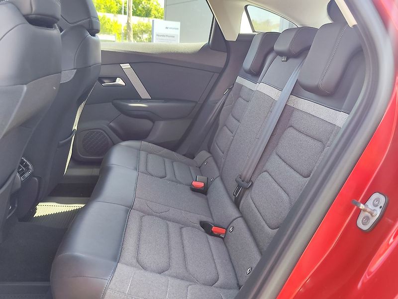 Citroën C4 1.2 Puretech/96kW Feel S&S - fotka 10 z 29
