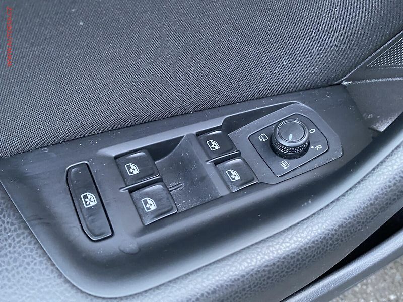 Volkswagen Passat (2020) 2.0 TDi, Business, DSG, LED - fotka 13 z 19