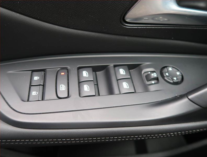 Peugeot 308 (2025) 1.2 PureTech - fotka 20 z 20