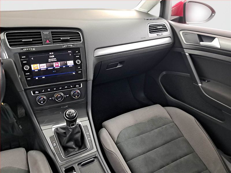Volkswagen Golf (2018) 1.0 TSI, Tempomat - fotka 8 z 19