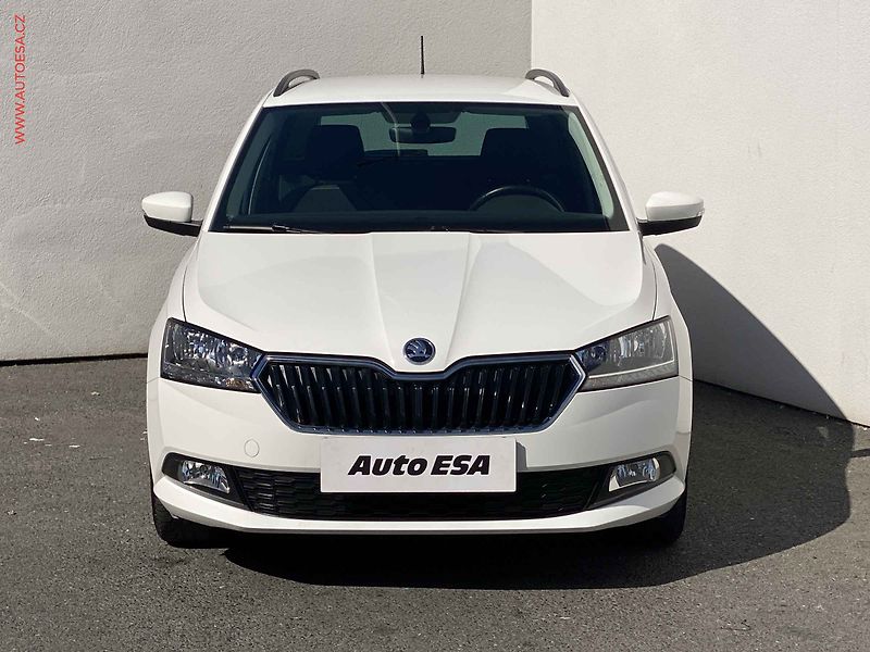 Škoda Fabia (2023) 1.0 TSi, 2.maj,ČR, Ambition - fotka 2 z 17
