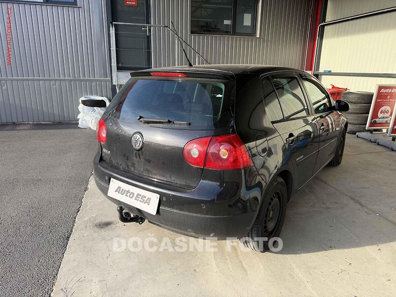 Volkswagen Golf (2008) 1.6i, servis.kniha - fotka 2 z 3