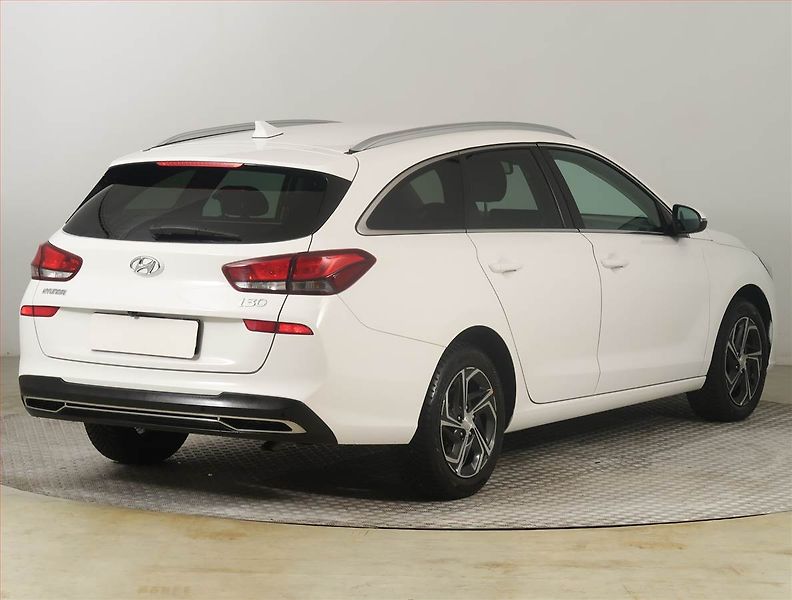 Hyundai i30 (2023) 1.5 DPI, Serv.kniha, Navi - fotka 5 z 20